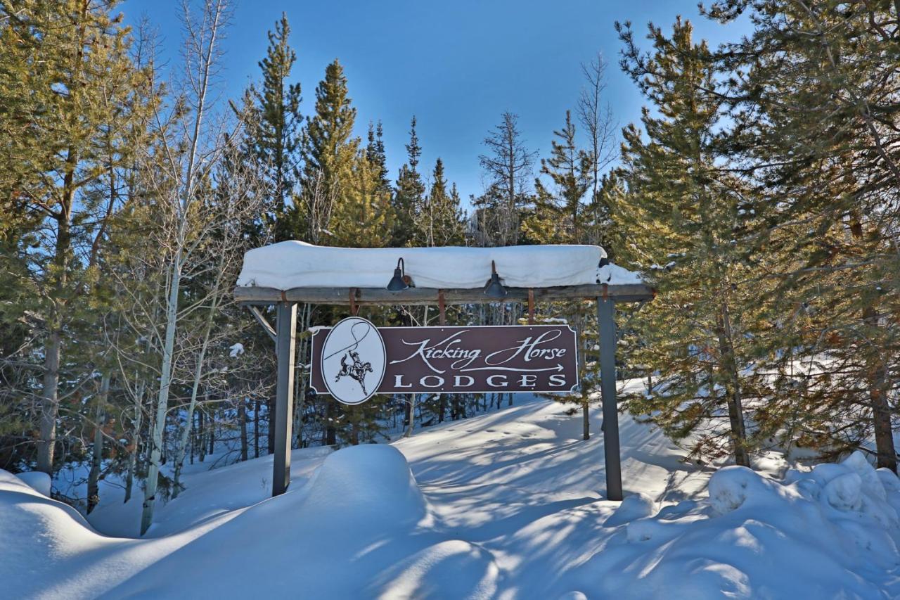 Kicking Horse Lodges 3-202 กรานบี ภายนอก รูปภาพ